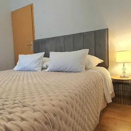 Heritage Stone 아파트 스플리트