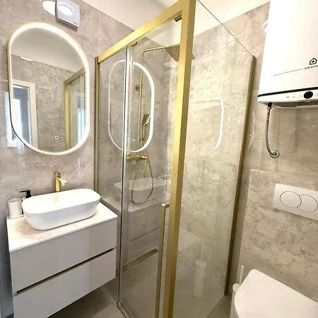 Heritage Stone Apartment *