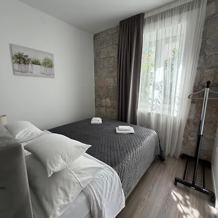 Apartment Heritage Stone Split